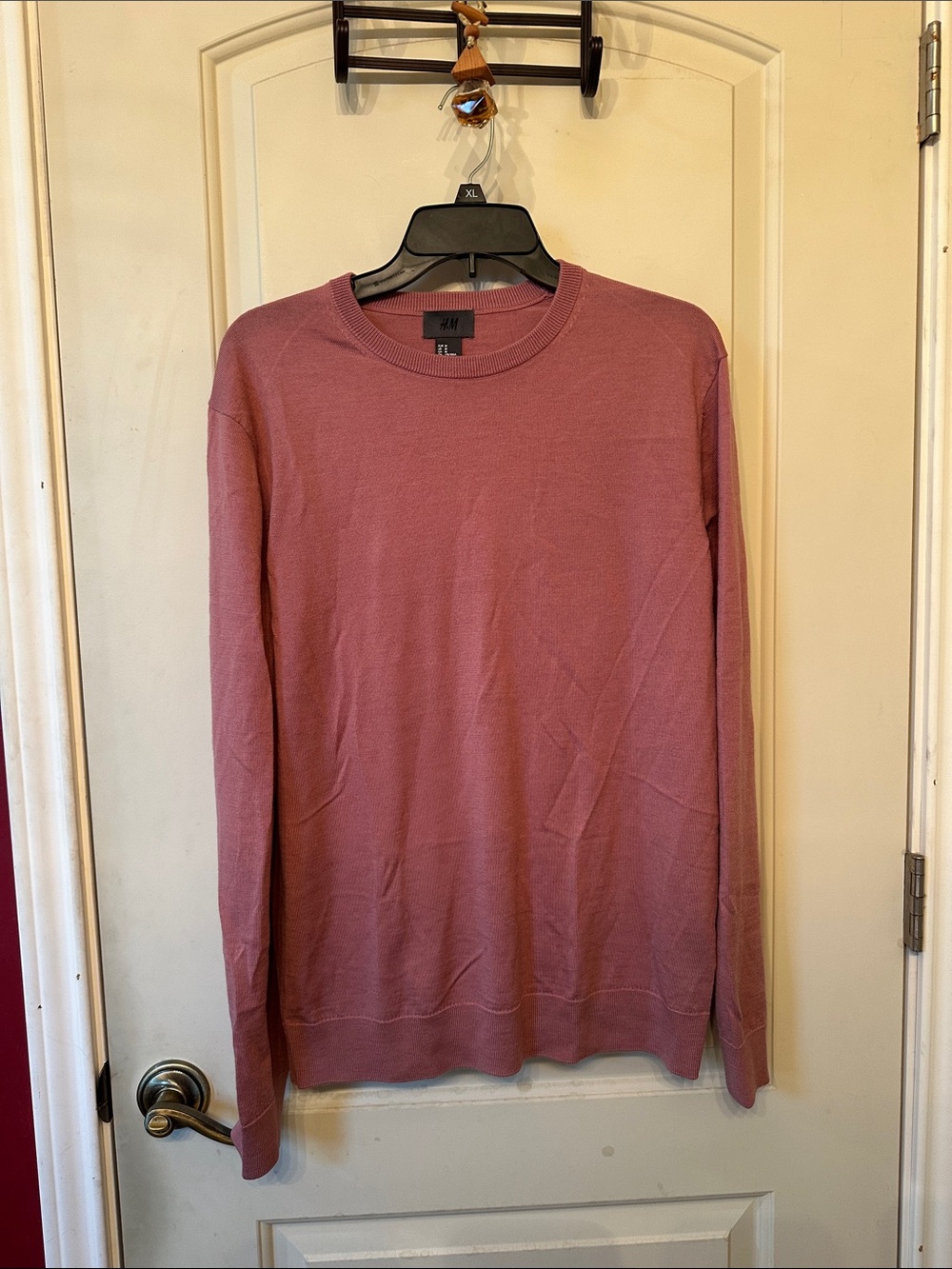 H&M Men's Crewneck Sweater in Dusty Rose